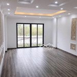 Cho thuê tầng 2 nhà mp huế, dt 200m2, khá mới, nội thất cơ bản, giá 20 triệu/tháng