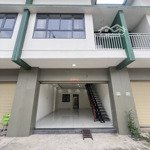 Cho thuê nhà nguyên căn 2 tầng tạikhu đô thịoasis giá 4 triệu5/ tháng
