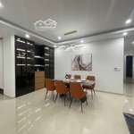 Bql: cho thuê căn hộ 198m2, 4 ngủ đủ đồ tại sky park tôn thất thuyết giá 30 triệu. 0917.748,822