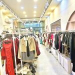 Sang gấp shop thời trang trung tâm mua săm sầm uất đường cmt8, phường 6, tân bình