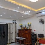 Bán nhanh nhà phố 100m2 full nội thất, đang cho thuê 18tr/tháng. giá bán 9,5 tỷ. lh: 0939968879