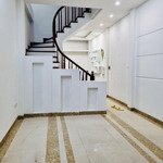 Tiện ích tuyệt vời gần chợ gần hồ. bán nhà riêng phố láng hạ ba đình 42m2 chỉ với 6.5 tỷ