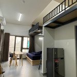 Cho thuê phòng quận 1 duplex ban công gần cầu kênh tẻ, đh luật, đại học nguyễn tất thành