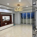 Bán chung cư hùng vương plaza căn dt giữa lớn, 130m2, 3pn 3wc, sổ hồng. lh 0906283213