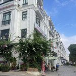 Bán căn shophouse mặt đường bạch đằng, có dòng tiền ổn định lâu dài, giá tốt nhất. lh: 0902909394