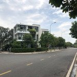 Hvl cho thuê biệt thự thô ngang 15m view sông rạch chiếc, plb, q9 giá 12 triệu/th