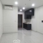 Cho thuê officetel 35m2 giá 6tr/tháng bếp, rèm, máy lạnh như hình tại chung cư d - vela quận 7