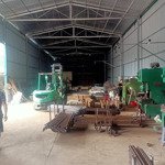 Bán 300 m2 thổ cư có ngay 500 m2 sẵn nhà xưởng, ngay mặt ql32