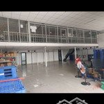 Kho,xưởng sx 300m² đẹp y hình, đ xe công 40f ngay cầu tham lương