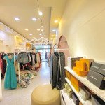 Sang shop thời trang trung tâm mua sắm sầm uất đường cmt8,tân bình