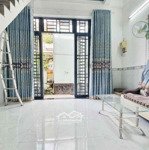 Nhà lầu có sân thượng hẻm thông có nội thất