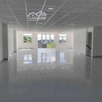 Nhà 3 tầng thông suốt: đường phạm hùng- dtsd 600m2