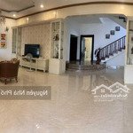 Biệt thự khu compound hồng thái ngay phổ quang khu vip sân bay - 438m2 - 3 tầng - giá chỉ 52 tỷ