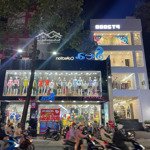 Nguyễn trãi q5 cần cho thuê nhà 10 x 22, hiện trạng là shop thời trang