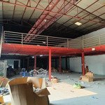 Cho thuê kho xưởng ngã 4 thủ đứcdiện tíchsử dụng gần 1200m2 giá bán 60 triệu