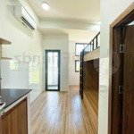 Trống sẵn 1 studio full nội thất mới, sạch sẽ, ban công thoáng mát gần fpt, khu cnc, vinhomes