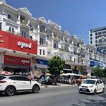 Mặt tiền phan văn trị, ngay emart, khu cityland, vỉa hè 10m đang cho the blue 122 triệu bán 39 tỷ tl