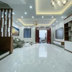 Bán nhà hoàng quốc việt 50m2 5 tầng giá 6,9 tỷ