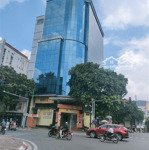 Tòa building 12 tầng mặt phố đại cổ việt, lô góc 2 mặt phố, vỉa hè rộng. dt 498m, mt 30m. giá 525tỷ