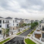 Thu vốn bt đơn lập 300m2. đã có nhà và tiện ích nội khu. giá bán có vat: 13,5 tỷ. hl: 0901353450