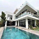 Tôi cần bán căn biệt thự flamingo đại lải resort. diện tích 410m2 thiết kế 4 phòng ngủgiá bán 19,9 tỷ