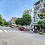 Cho thuê tầng 1 shophouse, liền kề the manor central park 75m2,mặt tiền5m. giá thuê 11 triệu/tháng