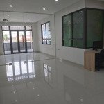 Văn phòng đường phan châu trinh, dt 85m2, giá 11triệu/tháng