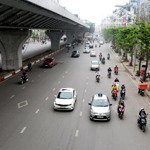 Bán nhà mp đại la, gần chợ mơ, vỉa hè rộng 190m2 lô góc 2 thoáng, mặt tiền 7m giá 320tr/m2