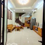 Bán nhà nguyễn trãi, 4 phòng ngủ ô tô gần, nhà dân xây, 35m2 nhỉnh 3 tỷ