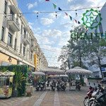 Cho thuê shophouse vincom, vỉa hè và bãi xe máy rộng