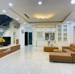 Cho thuê biệt thự song lập hoa sữa, vinhomes riverside - diện tích 270m2, nhà mới đẹp, sông sau