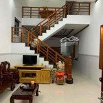 Bán nhà 1 tầng 1 lầusổ riêg,mặt tiền đ betong, diện tích: 240m2, 3p ngủ.gần chợ hlong