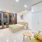 Chdv ban công lớn rộng 40m2ngay cầu ông lãnh quận 1 quận 4