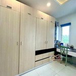 Bán gấp nhà 85m2 đầy đủ nội thất, view công viên sông, 4 phòng, 3wc