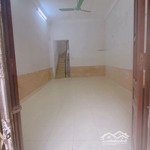 Cho thuê nhà ngõ 291 khương trung: 40m2, 3 tầng, 8tr