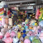 Cần sang mặt bằng nhà nguyên căn và shop gấu bông ra gối nệm.