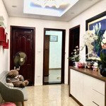 Căn hộ 110m2, 3 phòng ngủ, nguyên hồng