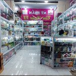 Sang shop mỹ phẩm ngay chợ hạt điều quận 12