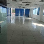 Cho thuê văn phòng 120m2 giá tốt, view kính thoáng đãng đường đặng văn ngữ, phú nhuận