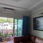 Bán căn hộ cao ốc phú nhuận, 125m2, 3 phòng ngủ 5.4 tỷ, sổ hồng.