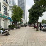 Cho thuê shophousevinhome greebay,mặt phố lương thế vinh.diện tích200m,mặt tiền15m, 4 tầng, 1 hầm. giá bán 120 triệu