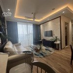 Nhà mình bán căn hộ 96m2 3pn, cửa đông nam, nhà đã đầy đủ đồ sửa đẹp, cc golden park tower. 5.6 tỷ