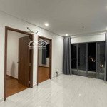 Cho thuê căn hộ chung cư d-vela q7 2pn 2wc nhà trống giá tốt