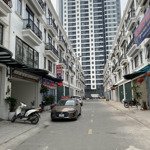 Shophouse sông hồng cách chung cư 1 bước chân. dt: 84m2, mt: 6m, giá: 11,7 tỷ, lh: 0855019006