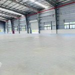 Cần cho thuê 4000m2 showroom, kho, gara quận long biên, có cắt nhỏ, lh 0906218216