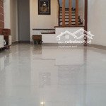 Cho thuê nhà 40m2*5 tầng,mặt tiền5m, phố nguyên hồng, gần tập thể thành công, đống đa, giá bán 19 triệu