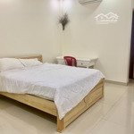 Studio thoáng, cửa sổ rộng - giờ tự do