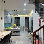 Cho thuê nhà phố lakeview city dt 5x20m full nội thất 4pn 5wc, giá 32triệu bao phí ql lh 0907110827