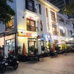 Bán căn shophouse góc sẻ khe - vinhome green villas - 144m2 đang khai thác kinh doanh