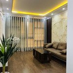 Nhà ô tô đỗ, thang máy, ra trung tâm 2 bước. 40m2. 7 tầng. 7,15 tỉ